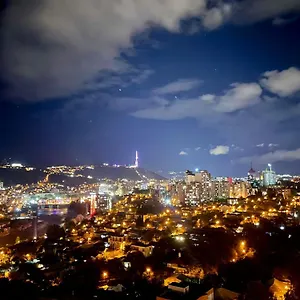 Апартаменты Cozy 1-bedroom Unit In Tbilisi, With Amazing View, Тбилиси