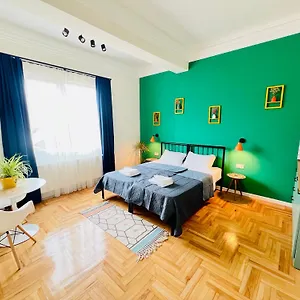  Aparthotel Pirosmani Boutique